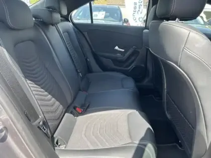 Photo 11 Mercedes Classe A  Berline 200 d 150ch Style Line 8G-DCT 8cv