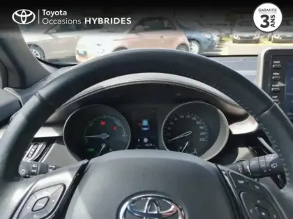 Photo 12 Toyota C-HR  1.8 Hybride 122ch Dynamic E-CVT