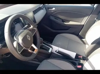 Photo 10 Renault Clio  1.6 E-Tech 145ch full hybrid Evolution - 25
