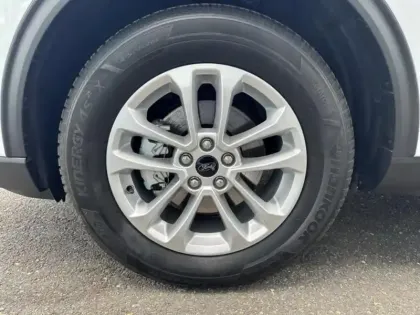 Photo 8 Ford Kuga  2.5 Duratec 180ch Hybrid FlexiFuel Titanium Business Powershift
