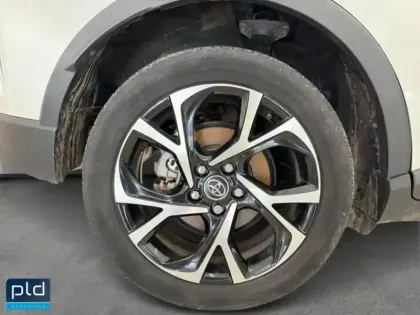 Photo 8 Toyota C-HR  122h Design 2WD E-CVT RC18