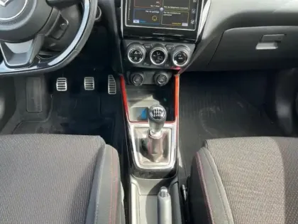 Photo 10 Suzuki Swift  1.4 Boosterjet Hybrid 129ch Sport