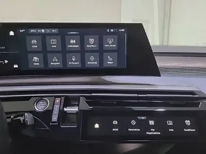 Photo 43 Peugeot 3008  Hybrid 136 e-DCS6