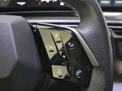 Photo 47 Peugeot 3008  Hybrid 136 e-DCS6