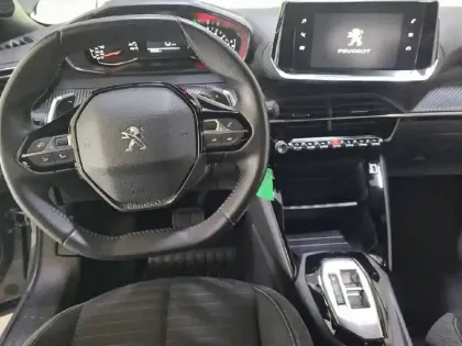 Photo 7 Peugeot 2008  PureTech 130 S&S EAT8