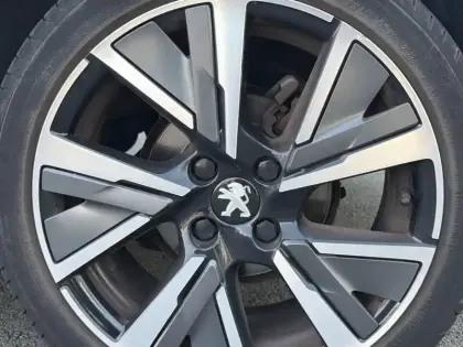 Photo 12 Peugeot 208  PureTech 130 S&S EAT8