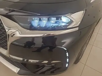 Photo 39 DS DS 7 DS7 Crossback Hybride E-Tense 300 EAT8 4x4