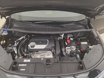 Photo 51 DS DS 7 DS7 Crossback Hybride E-Tense 300 EAT8 4x4