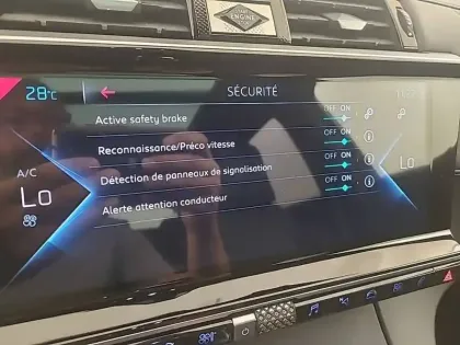 Photo 43 DS DS 7 DS7 Crossback Hybride E-Tense 300 EAT8 4x4