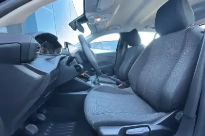 Photo 8 Peugeot 208  100 S&S BVM6