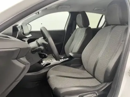 Photo 14 Peugeot 208  Electrique 50 kWh 136ch