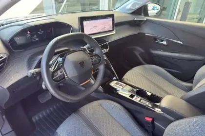 Photo 15 Peugeot 208  Hybrid 100 e-DCS6