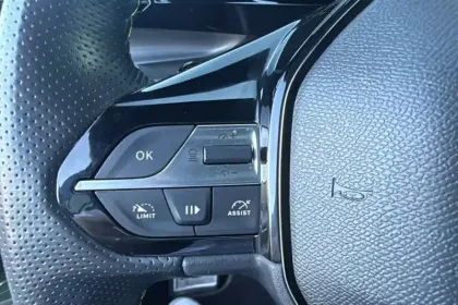 Photo 33 Peugeot 308  PHEV 225 e-EAT8