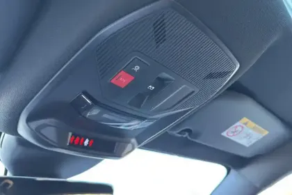 Photo 30 Peugeot 308  PHEV 225 e-EAT8