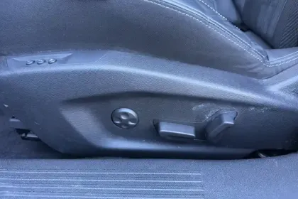 Photo 32 Peugeot 308  PHEV 225 e-EAT8