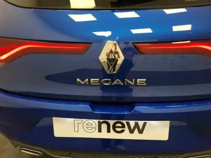 Photo 29 Renault Megane Mégane IV Berline E-TECH Plug-In Hybride 160