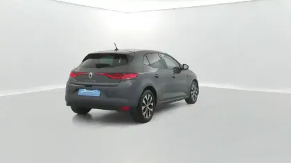 Photo 14 Renault Megane Mégane IV Berline Blue dCi 115 - 21N