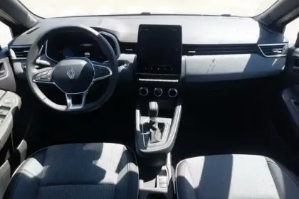 Photo 8 Renault Clio  E-Tech full hybrid 145 ch GSR2