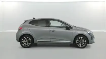 Photo 14 Renault Clio  E-Tech full hybrid 145 ch GSR2