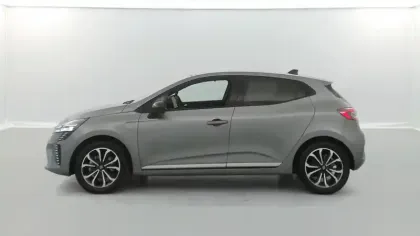Photo 10 Renault Clio  E-Tech full hybrid 145 ch GSR2