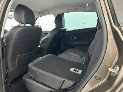 Photo 37 Renault Scenic Grand  Blue dCi 120