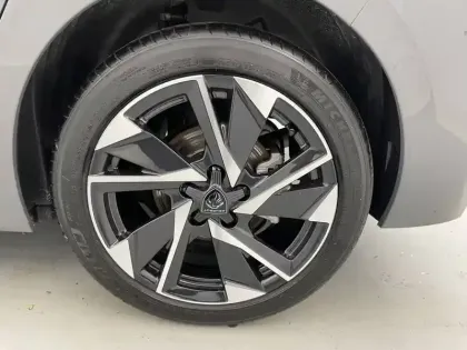 Photo 29 Peugeot 308  Hybrid 136 e-DCS6