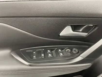 Photo 62 Peugeot 308  Hybrid 136 e-DCS6