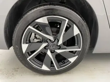 Photo 36 Peugeot 308  Hybrid 136 e-DCS6