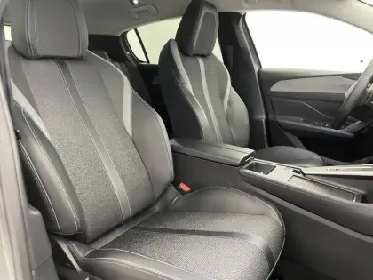 Photo 52 Peugeot 308  Hybrid 136 e-DCS6