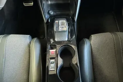 Photo 14 Peugeot 208  Hybrid 110 e-DCS6