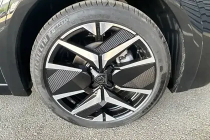 Photo 29 Peugeot 208  Hybrid 110 e-DCS6