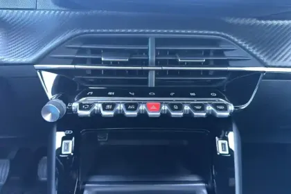 Photo 18 Peugeot 2008  PureTech 130 S&S BVM6