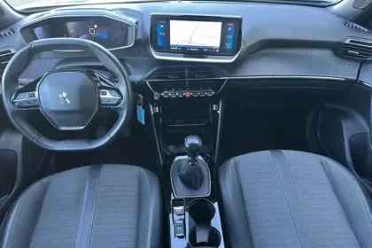 Photo 11 Peugeot 2008  PureTech 130 S&S BVM6