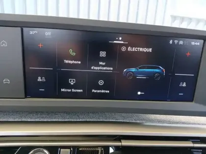 Photo 17 Peugeot 5008  Plug-in Hybrid 225 ch e-DCS7