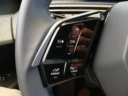 Photo 15 Peugeot 5008  Plug-in Hybrid 225 ch e-DCS7