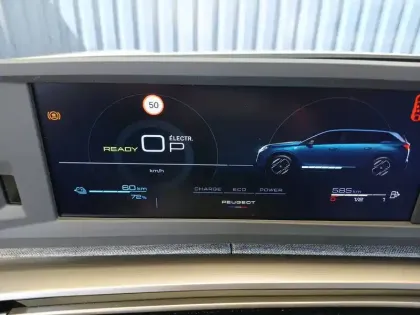 Photo 11 Peugeot 5008  Plug-in Hybrid 225 ch e-DCS7