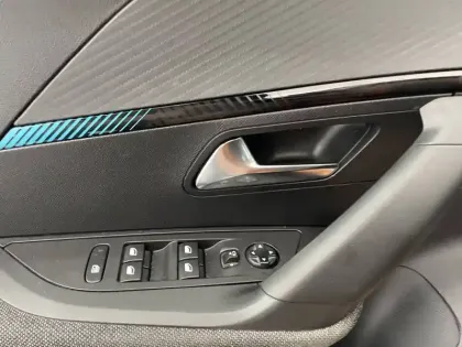 Photo 62 Peugeot 2008  BlueHDi 110 S&S BVM6