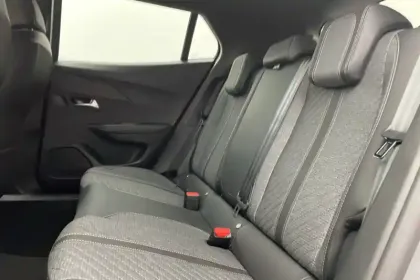 Photo 45 Peugeot 2008  Hybrid 145 e-DCS6