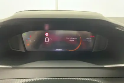 Photo 48 Peugeot 2008  Hybrid 145 e-DCS6