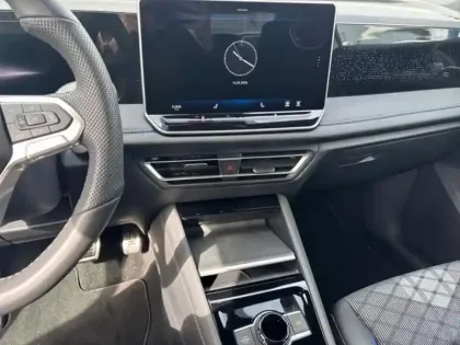 Photo 9 Volkswagen Tiguan NOUVEAU 2.0 TDI 150CH DSG7 R LINE