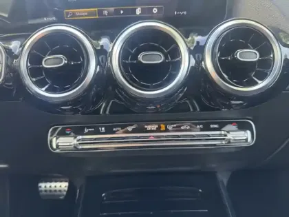 Photo 16 Mercedes GLA 200 AMG Line