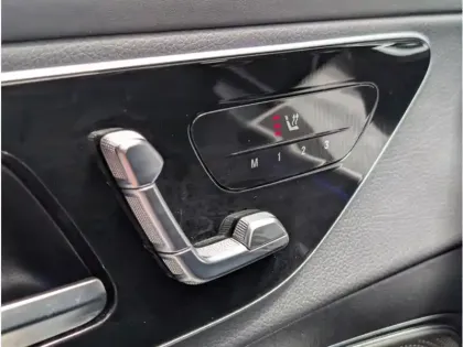 Photo 14 Mercedes GLC 300 e  Hybrid EQ 4MATIC