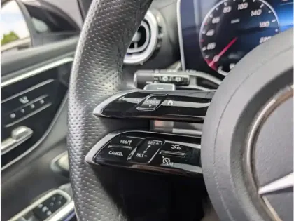 Photo 13 Mercedes GLC 300 e  Hybrid EQ 4MATIC