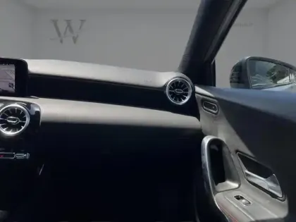 Photo 13 Mercedes Classe A 250 e Hybrid EQ AMG Line