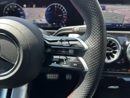 Photo 15 Mercedes Classe A 250 e Hybrid EQ AMG Line