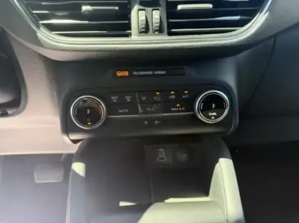 Photo 14 Ford Kuga  2.5 Duratec 190ch FHEV E85 Titanium BVA