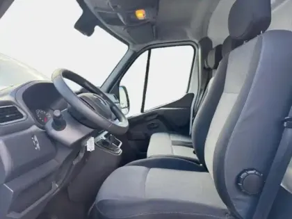 Photo 12 Renault Master  Fg F3300 L2H2 2.3 Blue dCi 135ch Confort Euro6E