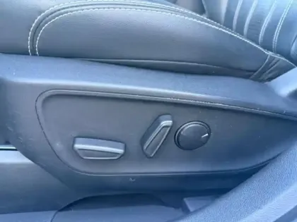 Photo 11 Ford Kuga  2.5 Duratec 190ch FHEV E85 Vignale BVA