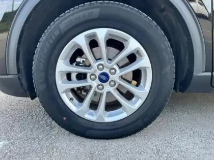 Photo 8 Ford Kuga  2.5 Duratec 190ch FHEV E85 Titanium BVA