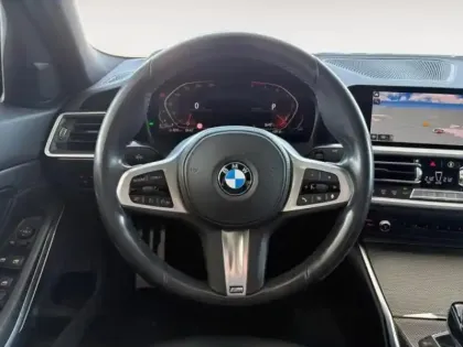 Photo 11 BMW Serie 3 Série 3 320dA MH 190ch M Sport